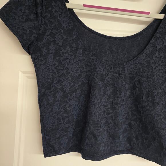 Women's Abercrombie & Fitch Navy Blue Floral Lace Crop Top | Size Medium - Picture 6 of 8